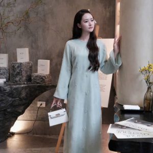 Áo Dài Cách Tân Vải Tơ Cao Cấp Thêu Hoa Xinh Xắn