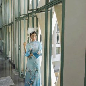 Áo Dài Cách Tân Lụa In 3D Họa Tiết Trẻ Trung